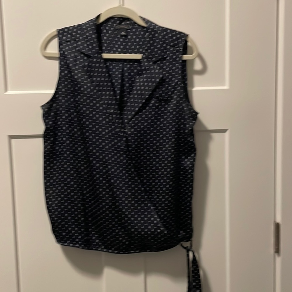 Ann Taylor women’s size M sleeveless blouse with sash and tie detail